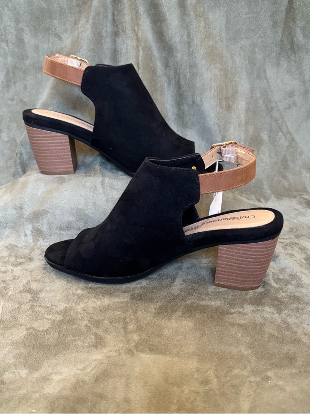 CROFT & BARROW Women’s SZ9 Black Faux Leather w/ Tan Straps & Adjustable Buckle